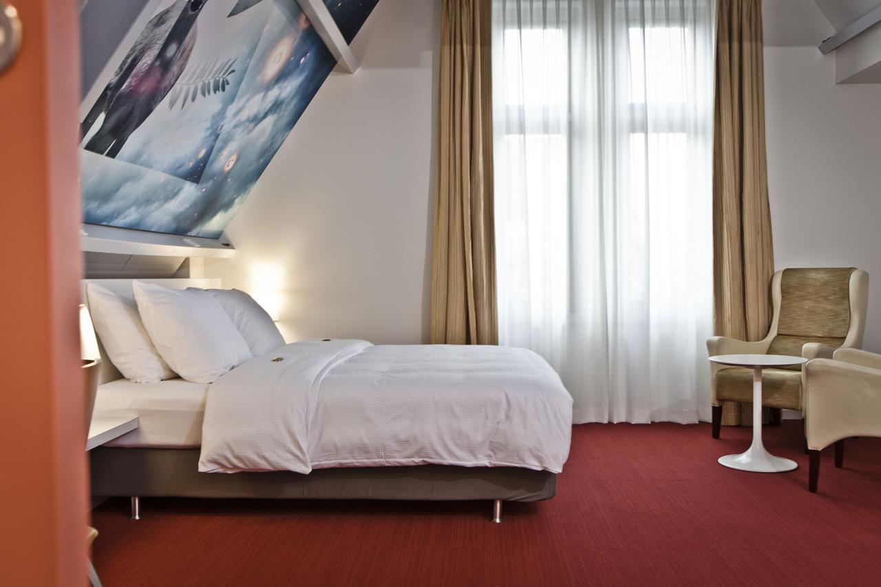 Hotel Trusten Willemstad  Extérieur photo