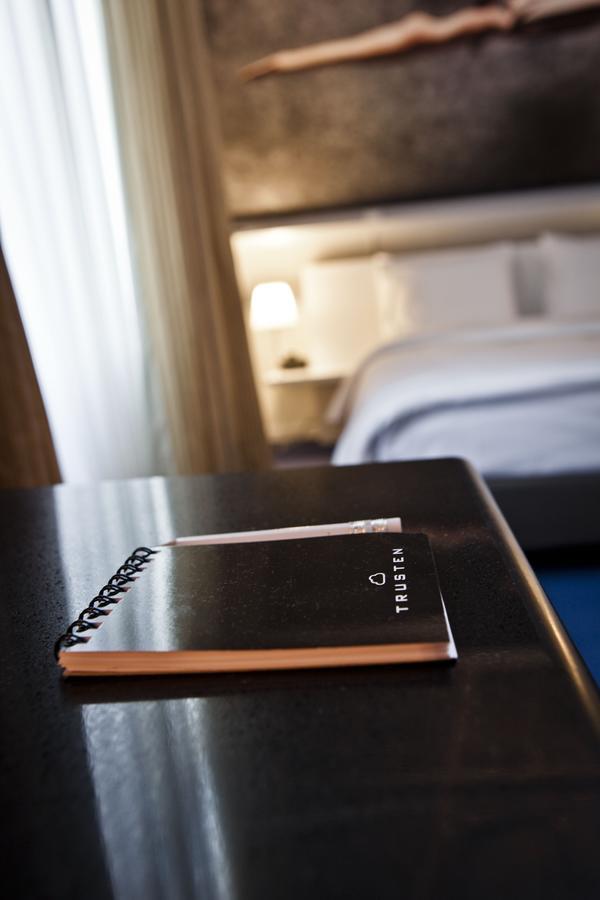 Hotel Trusten Willemstad  Extérieur photo